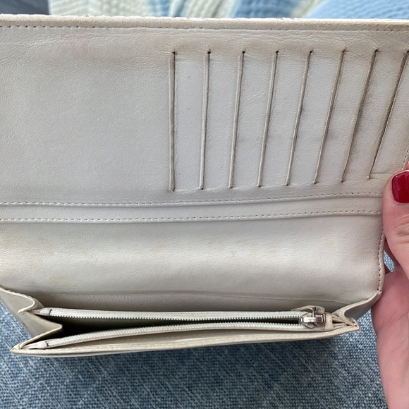 Chanel checkbook wallet - Picture 7 of 8